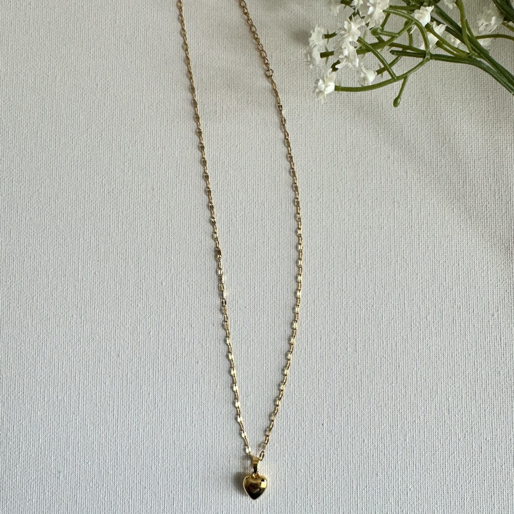Dainty stainless steel heart necklace for daily wear